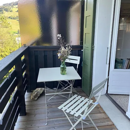 4 Seasons Apartment *